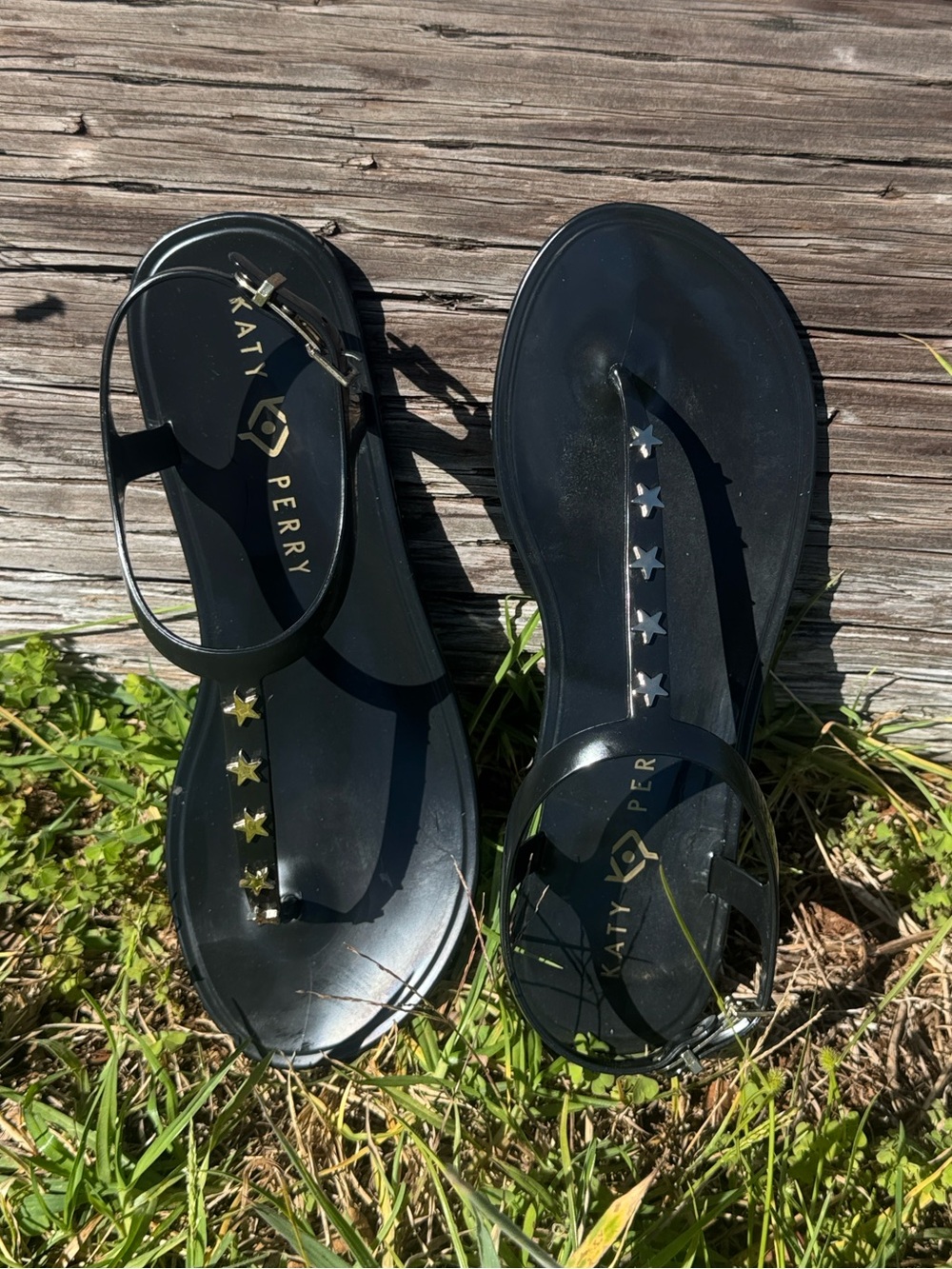 Katy Perry Womens The Geli Stud T-Strap Star Summer Sandal Size 8